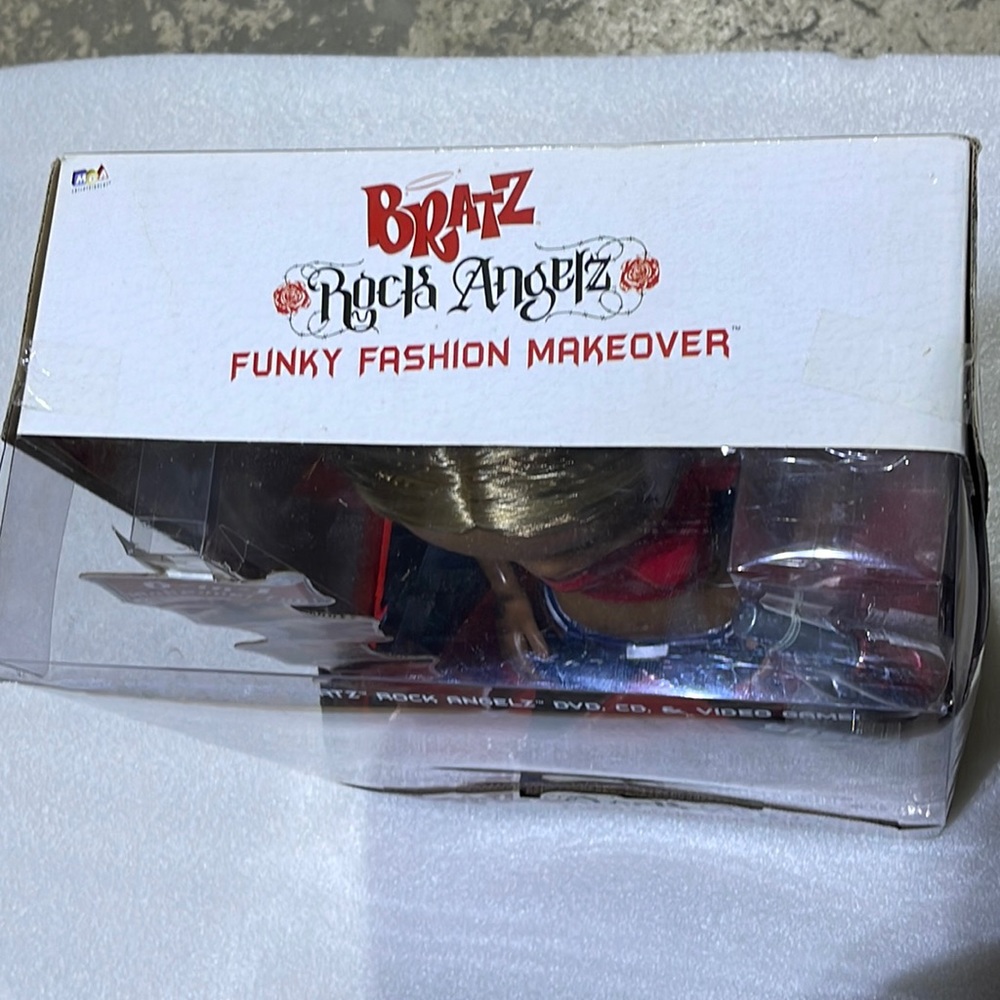 🦄 Unicorn RARE 👀 NWT 2004 Bratz Rock Angelz Funky Fashion Makeover - Sasha - Picture 3 of 10